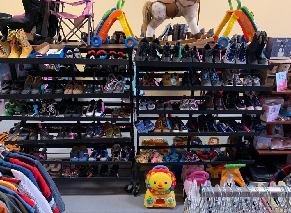 BLUE MONKEY CHILDREN’S CONSIGNMENTS. Updated October 2024 26 Photos