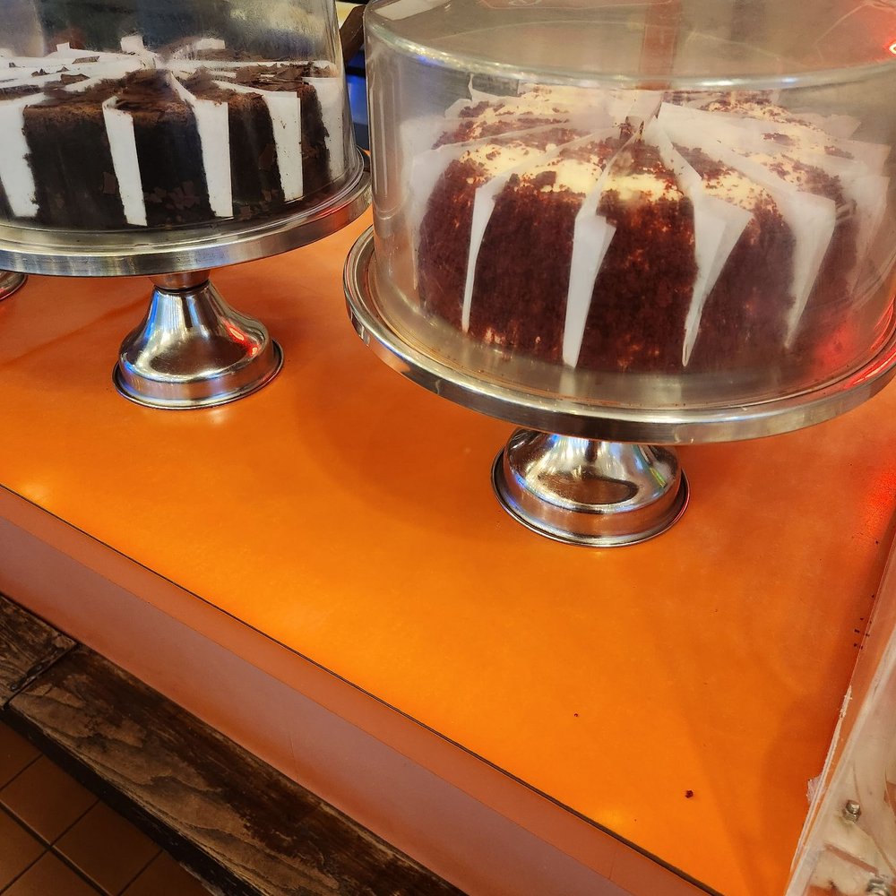 Burger Boy Diner - Desserts on display and tempting! - Diners Near Me - Louisville, Kentucky
