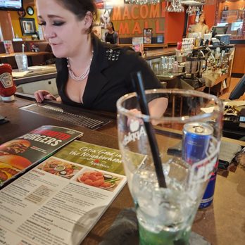 Applebee's Grill + Bar - Irish Trash Can - American Near Me - Roseville, Michigan Applebee's Grill + Bar - Irish Trash Can - American Near Me - Roseville, Michigan