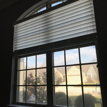 Zinga's Indianapolis - Breakfast Nook with New Zinga's Blinds - Shades & Blinds Near Me - Indianapolis, Indiana Zinga's Indianapolis - Breakfast Nook with New Zinga's Blinds - Shades & Blinds Near Me - Indianapolis, Indiana