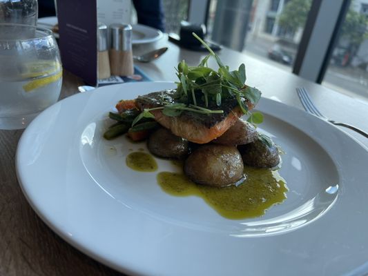 Mercure Cardiff Holland House Hotel & Spa by null