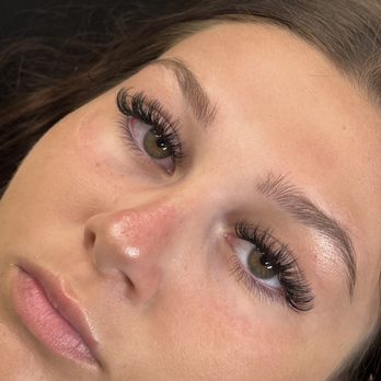 Glam Beauty Bar - Full set of hybrid lashes! - Eyebrow Services Near Me - Peabody, Massachusetts