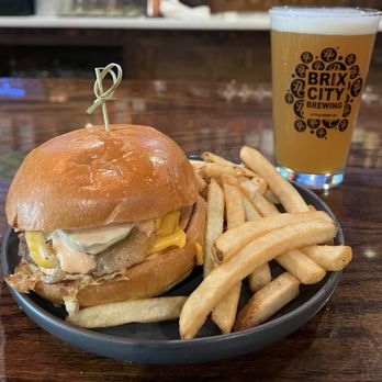 Barrel & Brew Craft Bar + Kitchen - $18.99 Lunch Special - Cocktail Bars Near Me - New Milford, New Jersey Barrel & Brew Craft Bar + Kitchen - $18.99 Lunch Special - Cocktail Bars Near Me - New Milford, New Jersey