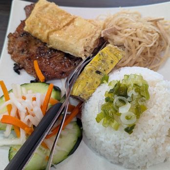 Cát Sang - CD. Com Tam Dac Biet ( Combination Rice Plate) - Vietnamese Near Me - Kent, Washington Cát Sang - CD. Com Tam Dac Biet ( Combination Rice Plate) - Vietnamese Near Me - Kent, Washington