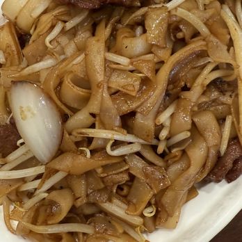 Golden Pheasant - Beef Chow Fun - Chinese Near Me - Torrance, California Golden Pheasant - Beef Chow Fun - Chinese Near Me - Torrance, California