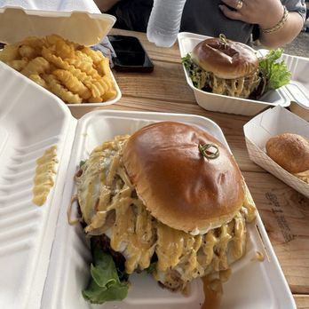Holy Smash - Big Boi Smash Burger - Food Trucks Near Me - Kahuku, Hawaii