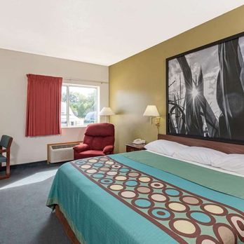 Super 8 by Wyndham Cresco IA - Guest room - Hotels Near Me - Cresco, Iowa Super 8 by Wyndham Cresco IA - Guest room - Hotels Near Me - Cresco, Iowa