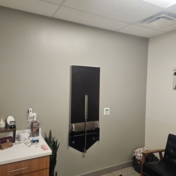 Veterinary Emergency Group - Table for procedures - Emergency Pet Hospital Near Me - Naperville, Illinois