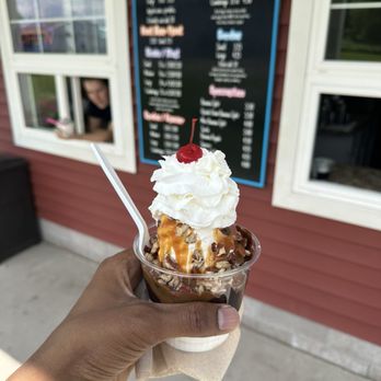 Mama Cow's Ice Cream Shop - Turtle Sunday - Ice Cream & Frozen Yogurt Near Me - Chatham, Michigan Mama Cow's Ice Cream Shop - Turtle Sunday - Ice Cream & Frozen Yogurt Near Me - Chatham, Michigan