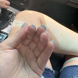 Powder stuck under shorter nail. Pointer finger Powder stuck under shorter nail. Pointer finger
