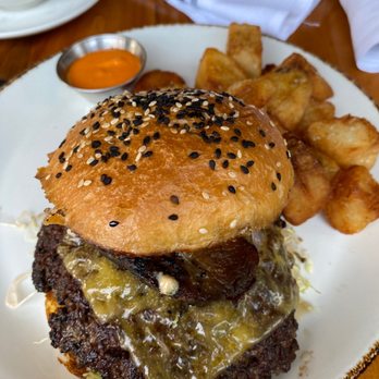 peasants FEAST - Smash burger with potato wedges - American Near Me - Solvang, California