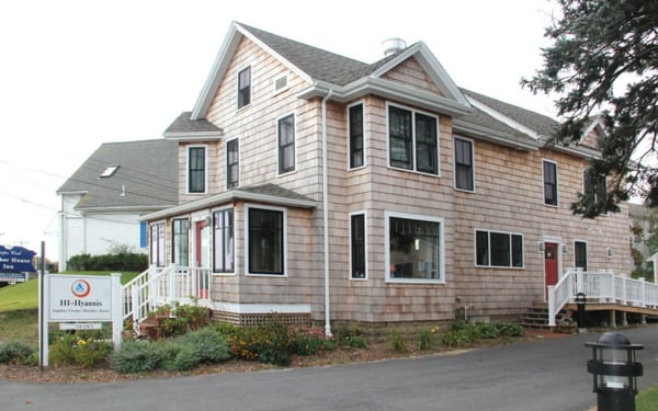 HI Hyannis Hostel by null