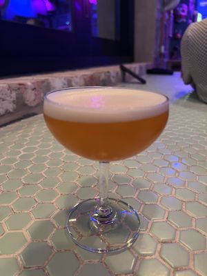 Consignment Lounge by null