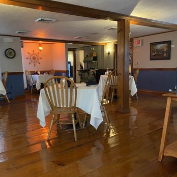 The Sedgley Place - Dining room - New American Near Me - Greene, Maine The Sedgley Place - Dining room - New American Near Me - Greene, Maine