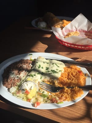 Mariscos El Tiburon by null