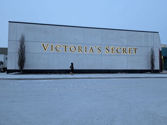 Vaughan Mills by null