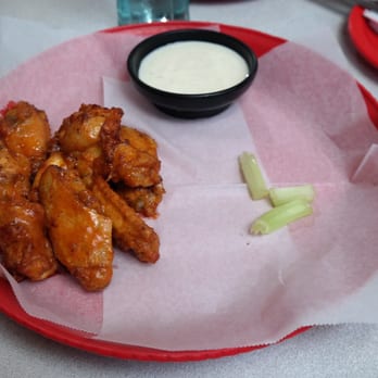 Pagliai's Pizza - Yes. Wings and your choice of dipping sauce. They even give you a big plate for your bones :) - Pizza Near Me - Kirksville, Missouri