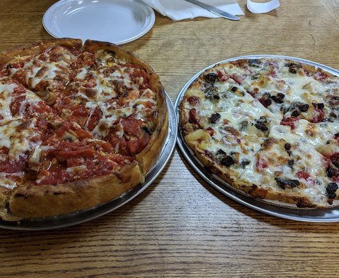 Pan y Pizza Pa' Ya- Irving Park by null
