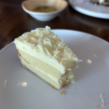 Nonna's Trattoria Raymore - Lemon cake was so light and flavorful - Italian Near Me - Raymore, Missouri