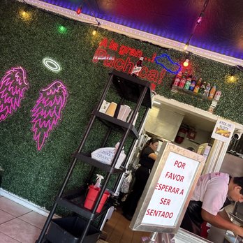 Pupuseria El Kiosco - Salvadoran Near Me - Long Beach, California