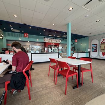 Cinnabon Swirl - Warm welcoming interior - Bakeries Near Me - Pasadena, California