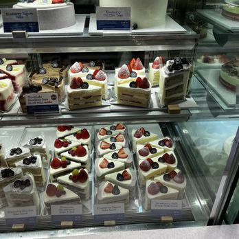 Paris Baguette - Cakes - Coffee & Tea Near Me - Los Angeles, California Paris Baguette - Cakes - Coffee & Tea Near Me - Los Angeles, California