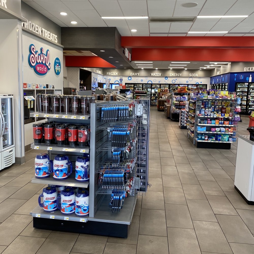 RaceTrac - Pretty gas station - Gas Stations Near Me - CLARKSVILLE, Tennessee