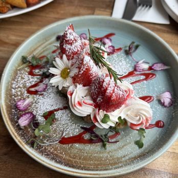 Lapisara Eatery - Strawberry and Maple Croffle - Breakfast & Brunch Near Me - San Francisco, California Lapisara Eatery - Strawberry and Maple Croffle - Breakfast & Brunch Near Me - San Francisco, California