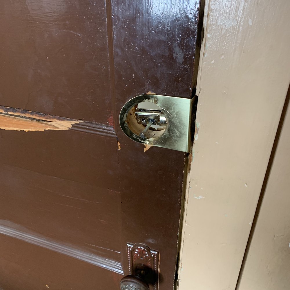 my bolt lock forcefully broken by Jeff Morlang for gaining access to my apartment without any notice!!