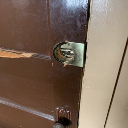 my bolt lock forcefully broken by Jeff Morlang for gaining access to my apartment without any notice!!