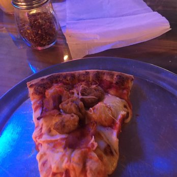 Bennie's Pizza Pub - Pepperoni ham sausage with crispy bacon - Pizza Near Me - Belleville, Illinois Bennie's Pizza Pub - Pepperoni ham sausage with crispy bacon - Pizza Near Me - Belleville, Illinois