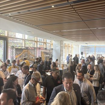 Taste of the Draft - Crowds at the Silent Auction - Community Service/Non-Profit Near Me - Pittsburgh, Pennsylvania