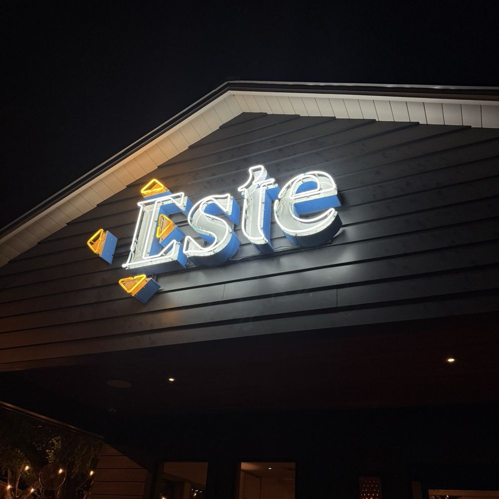 Este - Seafood Near Me - Austin, Texas