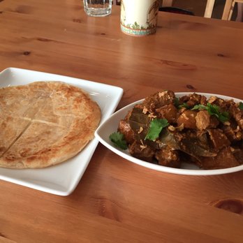 Green Elephant Restaurant - Burmese beef curry with a side of roti for dipping - Burmese Near Me - Loomis, California Green Elephant Restaurant - Burmese beef curry with a side of roti for dipping - Burmese Near Me - Loomis, California