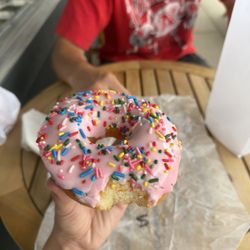 Wahoo Bakery - Pink sprinkle