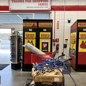 Tractor Supply - Returns that we a day over 30 day return policy that Joey Andres would not let me return, even though the were - Hardware Stores Near Me - Jamul, California
