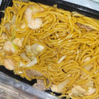 Mayflower Chinese Cuisine - House Lo Mein - Chinese Near Me - Chandler, Arizona