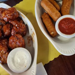 Michaels New York Style Pizza Clifton - Boneless wings and mozzarella sticks