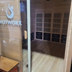 HOTWORX - Livingston - Core workout sauna