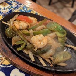 El Sombrero - Shrimp fajitas (lunch)