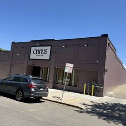 Cirrus Social Club - Cirrus Entrance