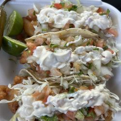 Mariscos Los Lechugas - Shrimp tacos!
