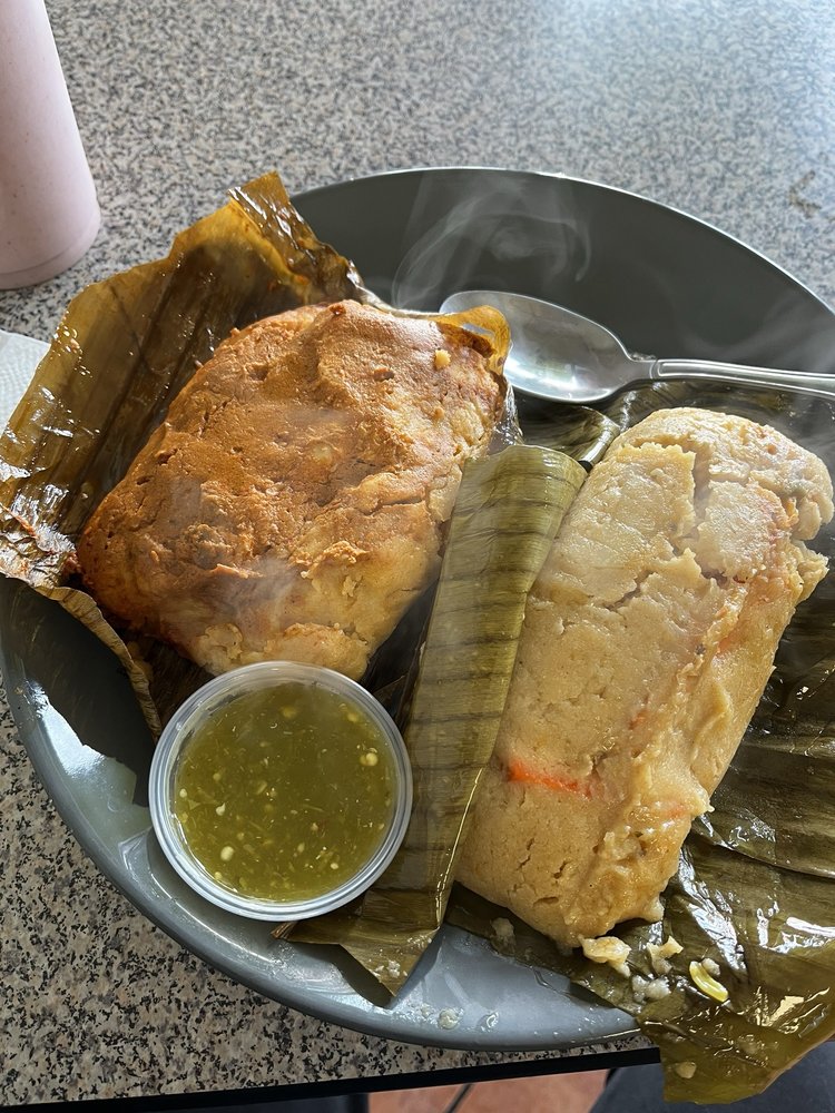 Hogar Latino Restaurante Logo