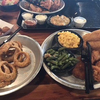 Hinze's Country Kitchen - American Near Me - Wharton, Texas