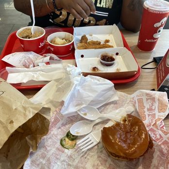 Jollibee - Chicken Sandwich and Tenders - Fast Food Near Me - Houston, Texas Jollibee - Chicken Sandwich and Tenders - Fast Food Near Me - Houston, Texas