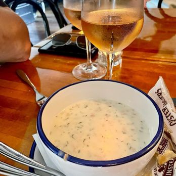 The Black Pearl - @CafeTAMbien - Clam Chowder - Seafood Near Me - Newport, Rhode Island The Black Pearl - @CafeTAMbien - Clam Chowder - Seafood Near Me - Newport, Rhode Island
