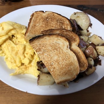 Gulf Drive Cafe - Eye Opener Breakfast - Seafood Near Me - Bradenton Beach, Florida