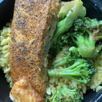 Lavish - Salmon w/yellow rice and broccoli - Tacos Near Me - Philadelphia, Pennsylvania