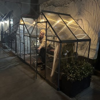 Felice Columbus - Outdoor individual tent seating - Italian Near Me - New York, New York Felice Columbus - Outdoor individual tent seating - Italian Near Me - New York, New York