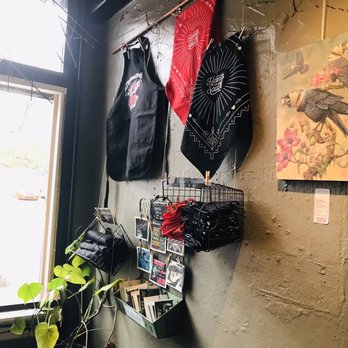 Izzy's Coffee Den - Coffee & Tea Near Me - Asheville, North Carolina Izzy's Coffee Den - Coffee & Tea Near Me - Asheville, North Carolina
